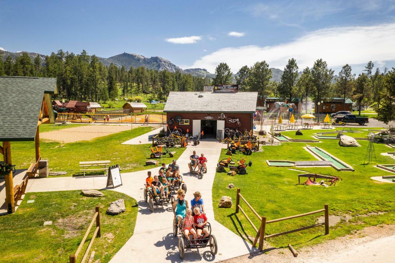 Lodge At Palmer Gulch Hill City Exterior photo