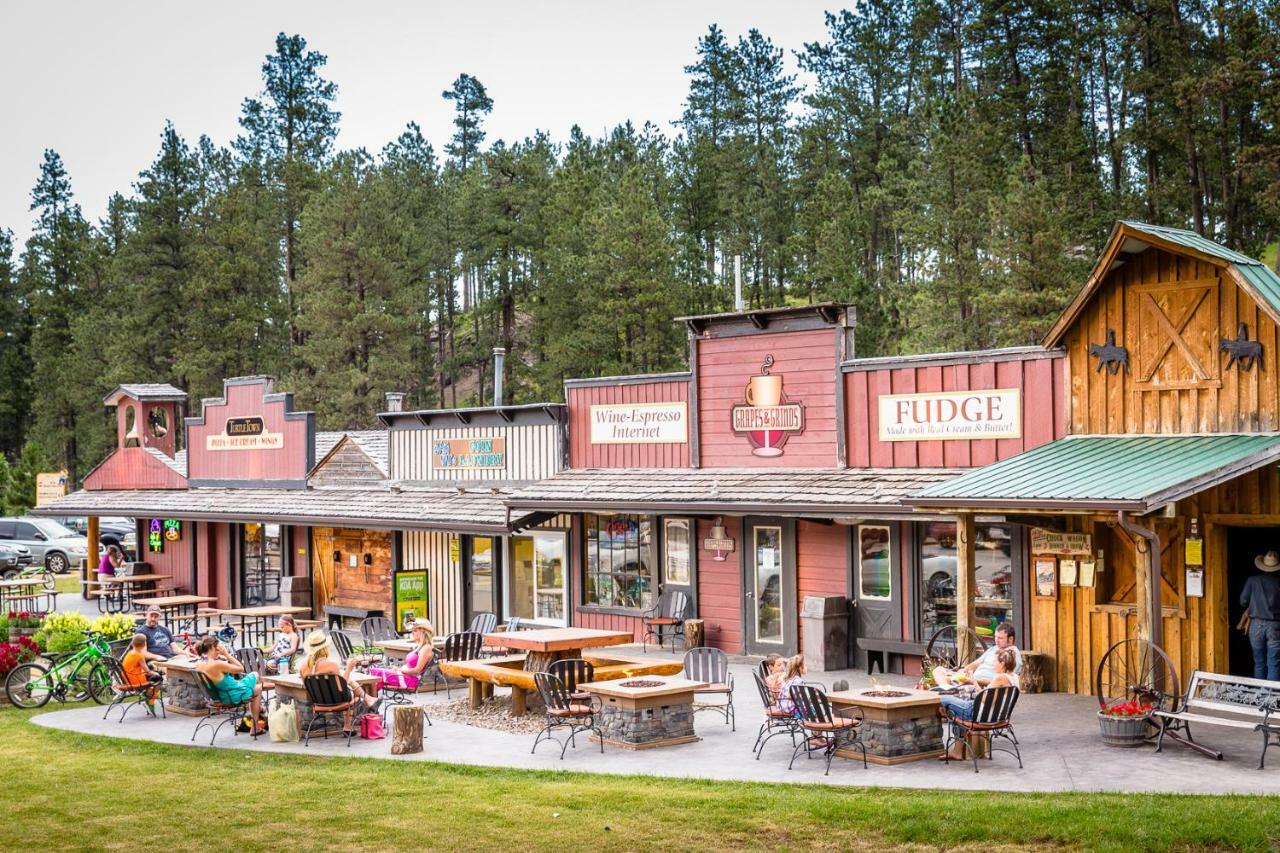 Lodge At Palmer Gulch Hill City Exterior photo