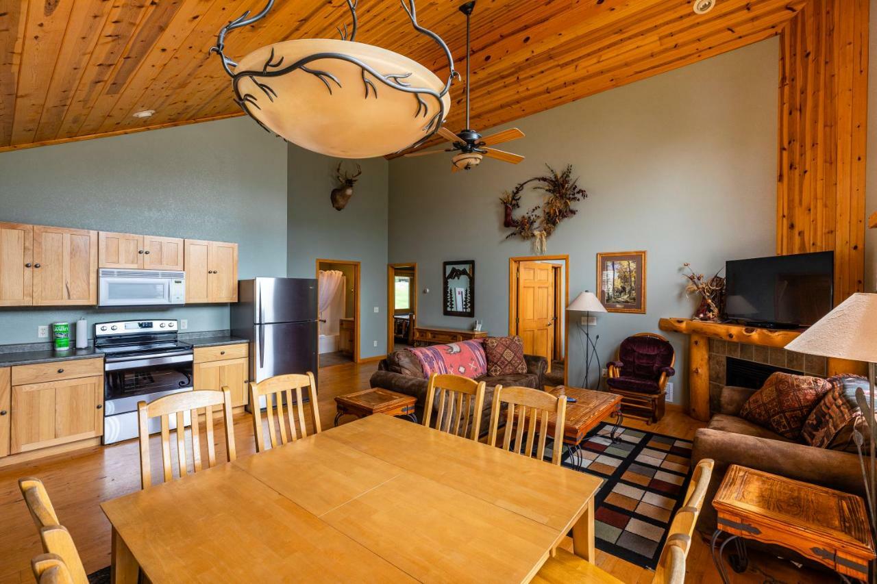 Lodge At Palmer Gulch Hill City Exterior photo